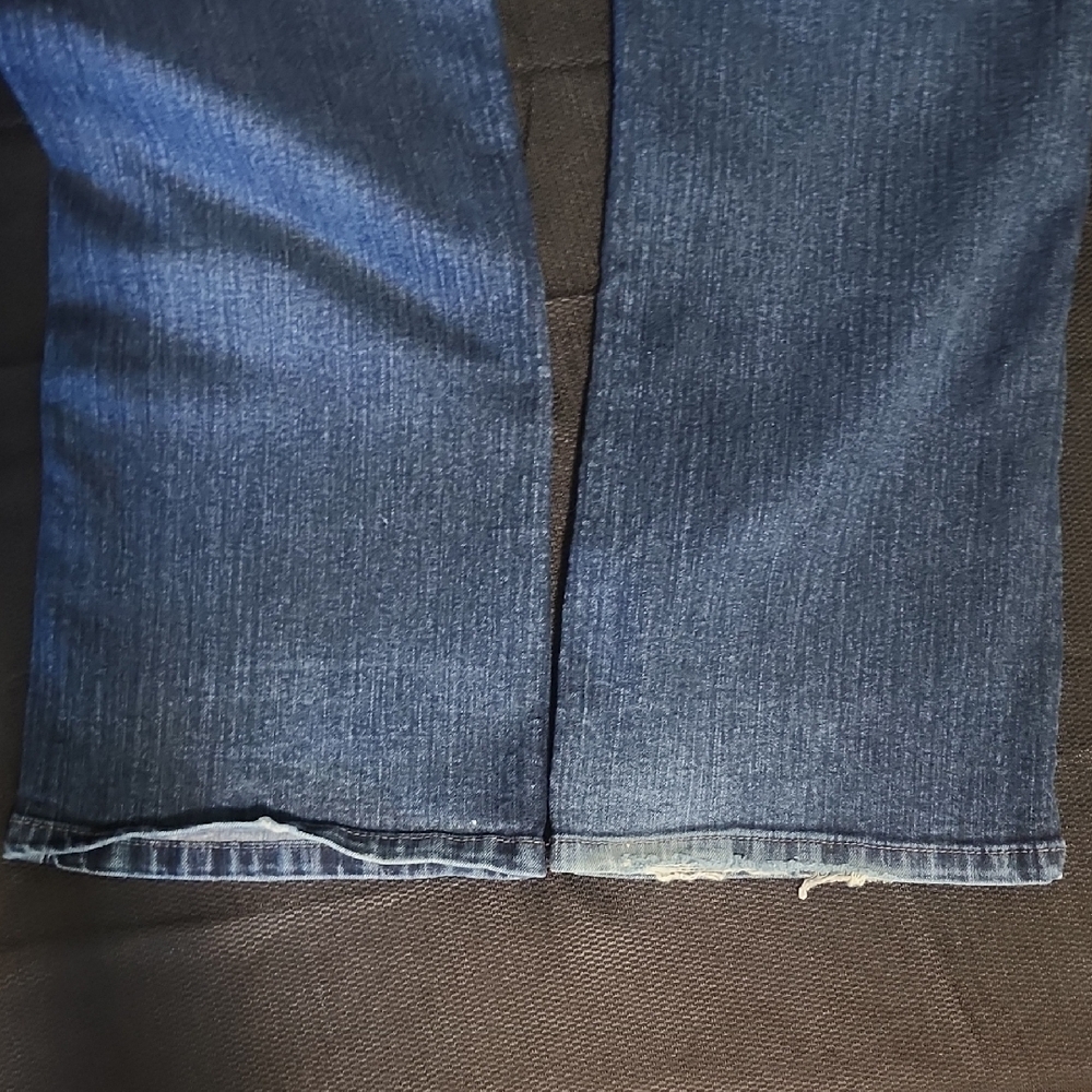Style & Co. Curvy Blue Boot Leg Jeans - Picture 3 of 8